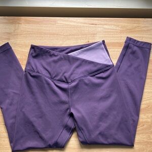 VICTORIA’S SECRET ON POINT LIVE
SMALL-MEDIUM